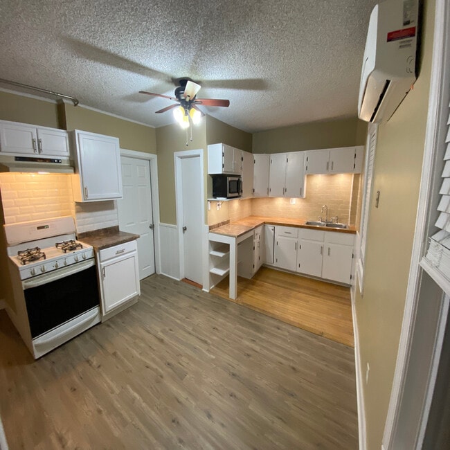 Photo - 166 Newland Ave Unidad 4