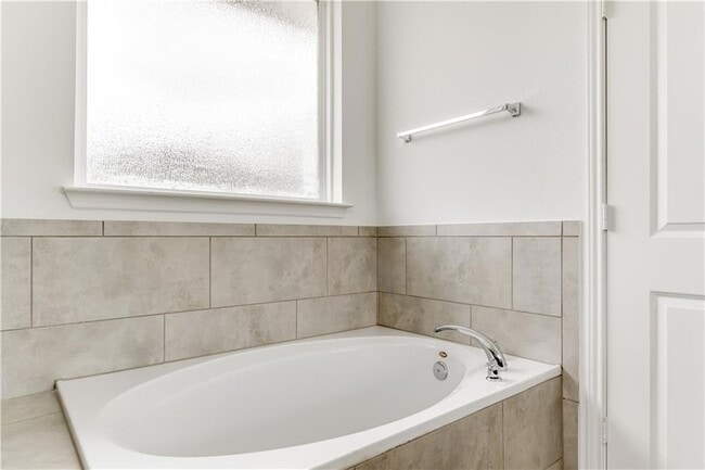 Photo - 712 Affazia Ln