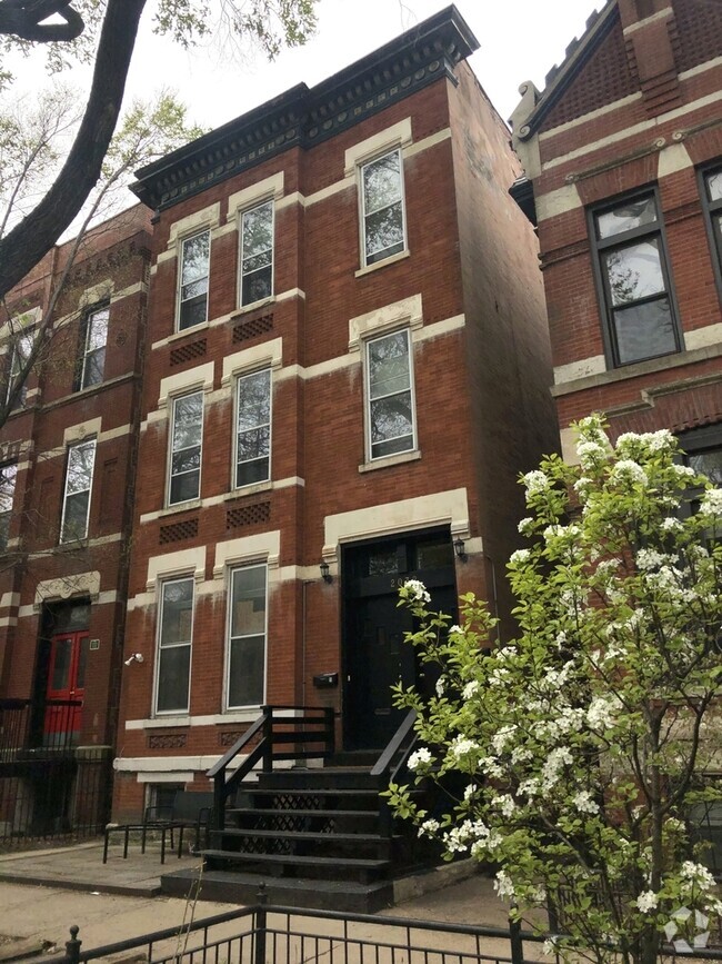 Building Photo - 2032 N Bissell St Unit 2 Rental