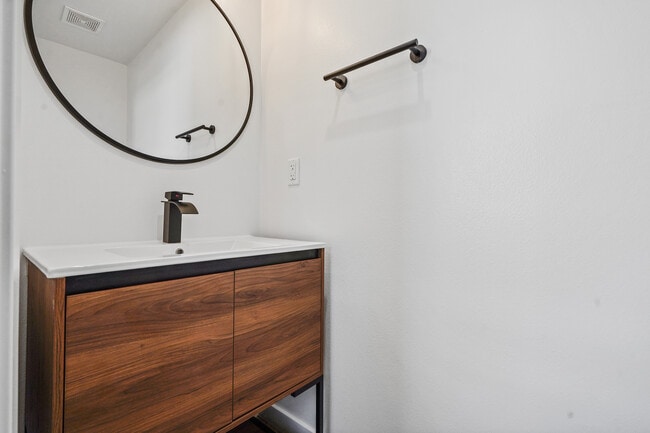 Bath 2 - 2318 W 2nd St Unit 2320.5