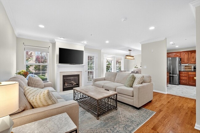 Building Photo - 34 Marina Dr