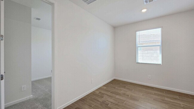 Photo - 17863 W Elm St