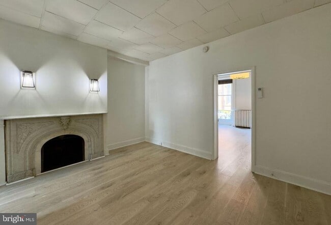 Building Photo - 807 Park Ave Unit 2