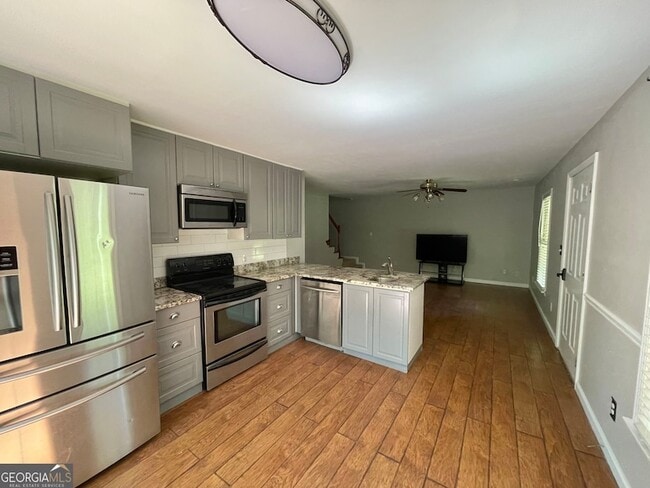 Photo - 61 Clearwater Rd