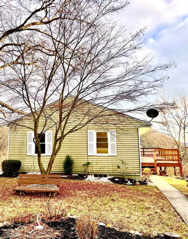 Photo - 505 Royal Manor Rd Unit 505 House