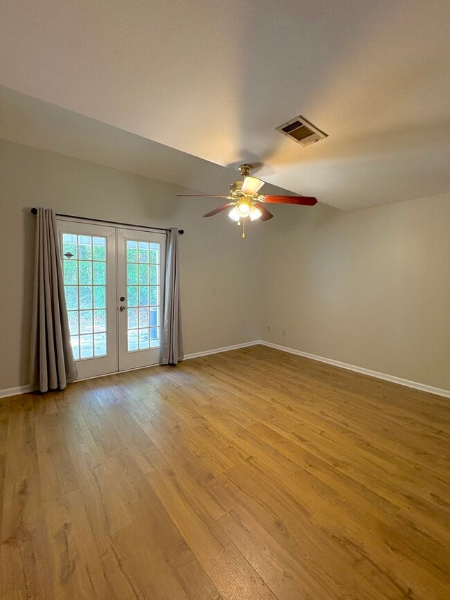 Photo - 2189 Timberwood Cir N