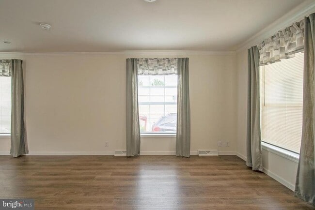 6 Greenwood Cir