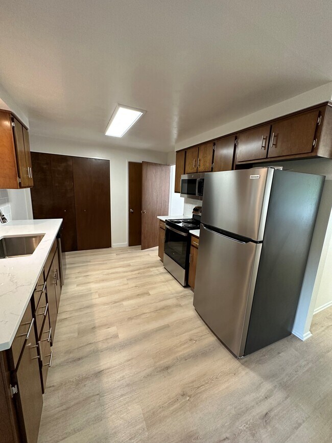 735 E 43rd Ave Townhome Townhome Rental in Eugene OR