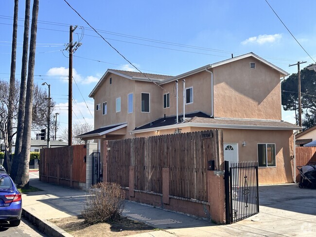 Building Photo - 6951 Corbin Ave Rental