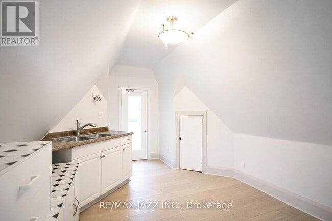 Photo - 118 Eastwood Rd