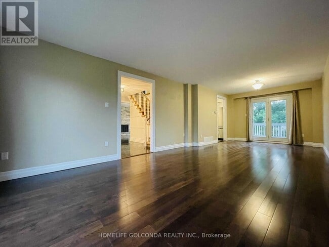 Photo - 909 Ferndale Crescent