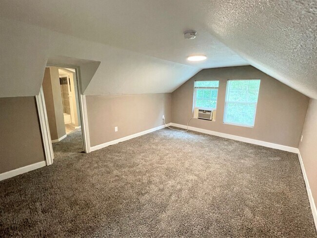 Photo - 1965 Kingsley Dr Unit 1965 1/2 Kingsley Dr. - RTR 12/08