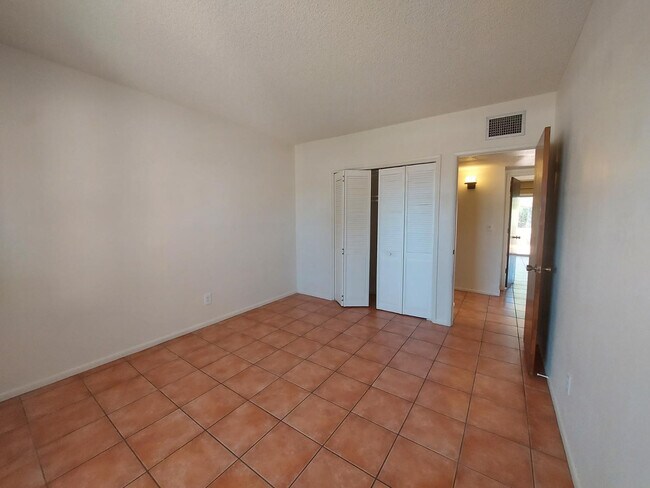 Photo - 2604 Inverrary Dr