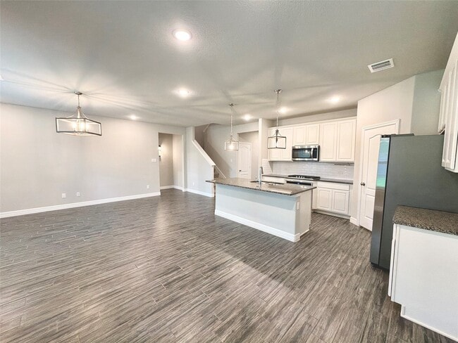 Building Photo - 415 Northern Pike Dr