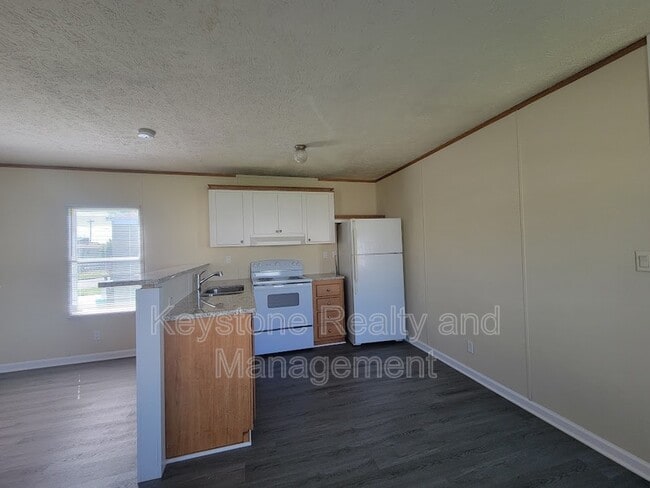 Photo - 607 Kerri Ln