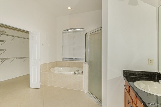 Building Photo - 1896 N Ravenwood Point Rental