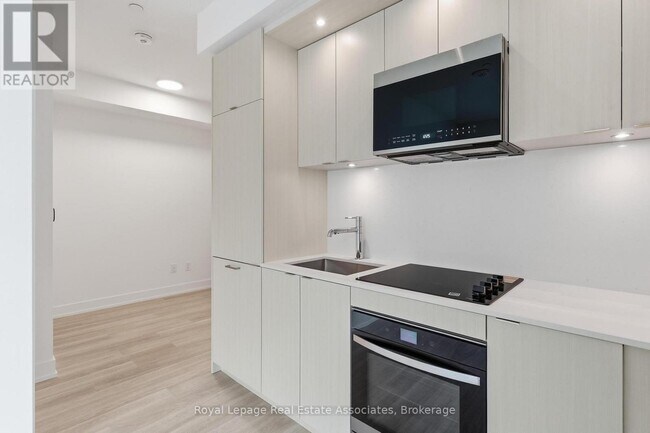 Photo - 25 Cordova Ave Unit 401