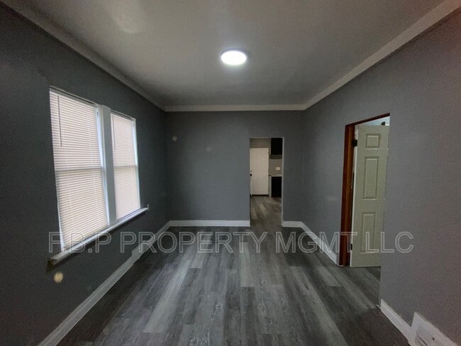 Photo - 15041 Coram St