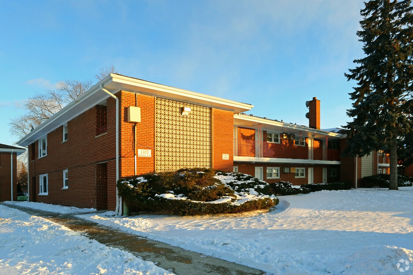 Photo - Holiday Lane Condominiums