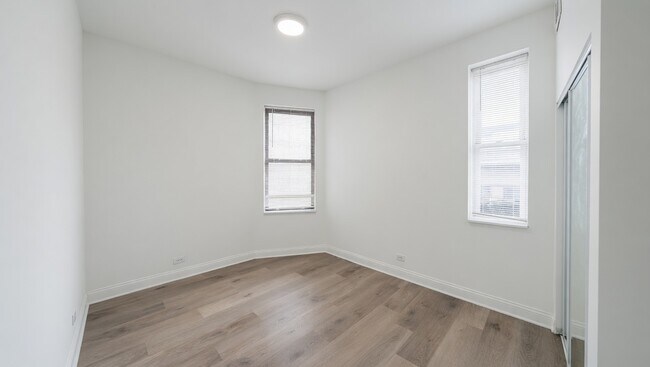 Photo - 4832 N Winthrop Ave Unit 2W