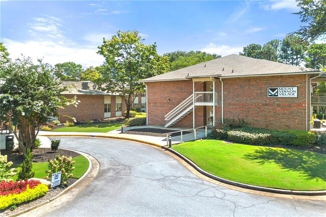 Building Photo - 475 Mount Vernon Hwy NE Unit 226C Rental