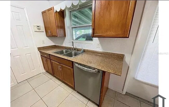 Photo - 21499 Glendale Ave