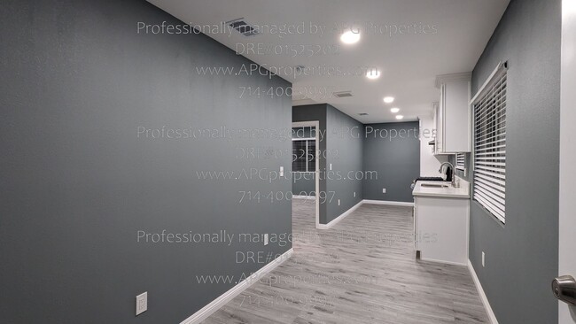 Photo - 7432 Franklin St