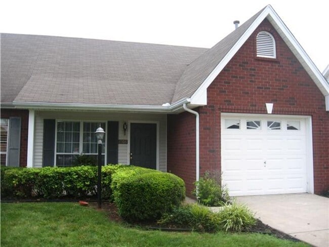 Building Photo - 2 bedroom with flex room and garage