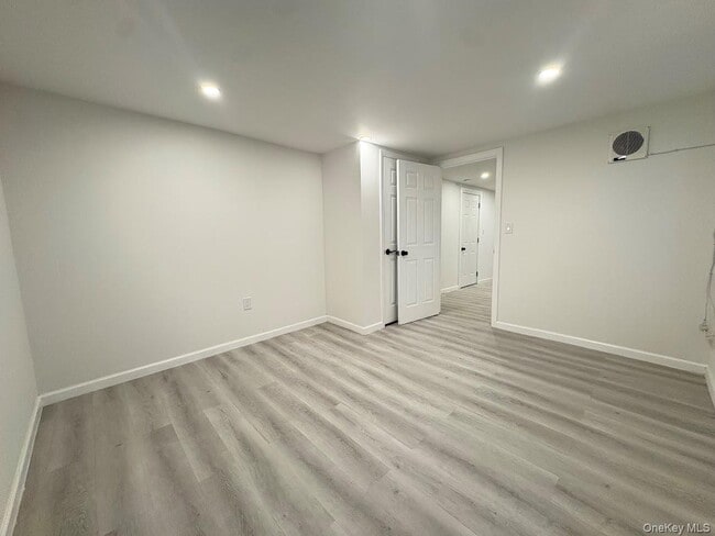 Photo - 69-16 Almeda Ave Unit Apt 1