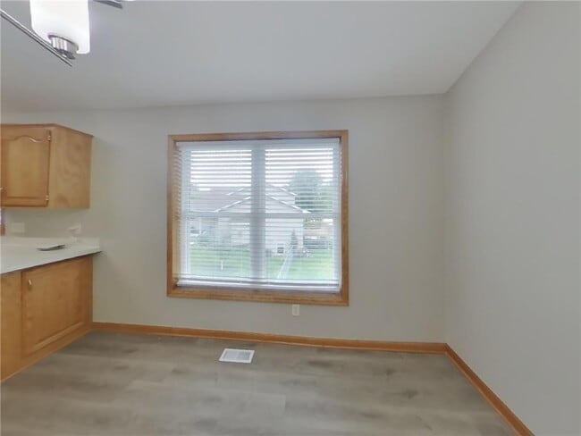 Photo - 3649 Kahler Dr NE