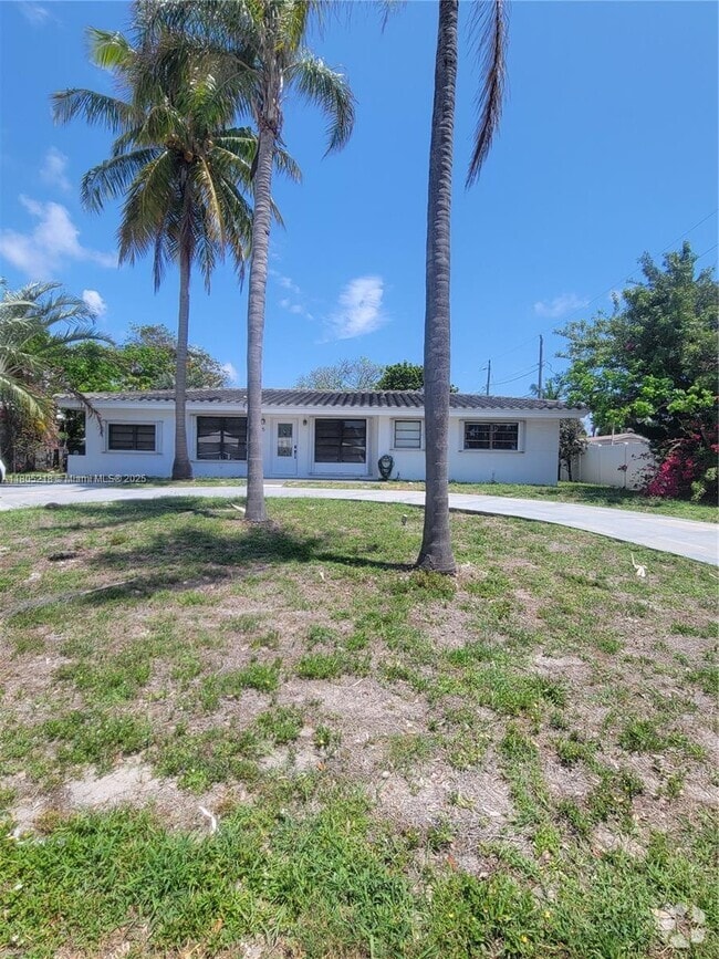 Building Photo - 485 NE 34th St Rental