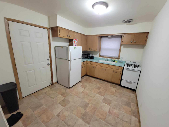 Photo - 1117 S 86th St Apartamento Unidad 1115 s. 86th street