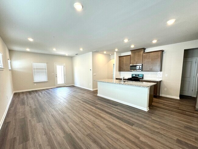 Photo - 2327 Whitworth St