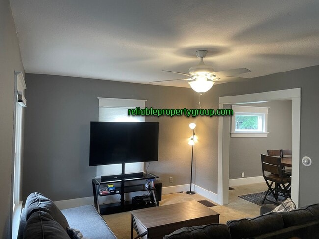 Photo - 1906 Riedmiller Ave
