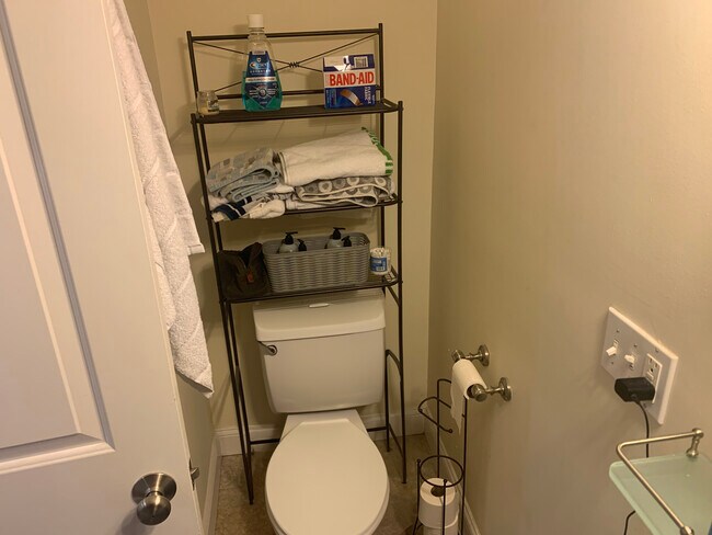 1867 Beacon St Unit 1-bed 1 bath U5 Brookline