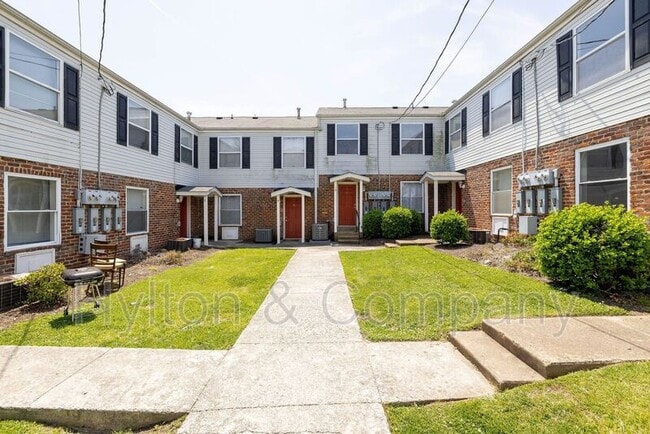 Photo - 3516 E Richmond Rd Unit 10