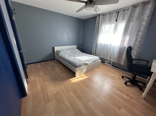 Photo - 513 13th St NE