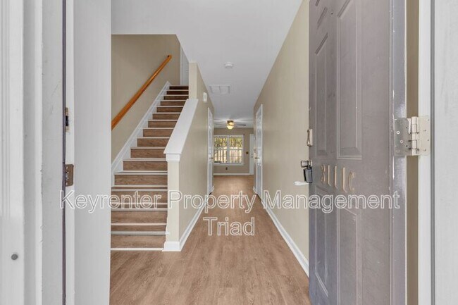 Photo - 3111 Alder Way