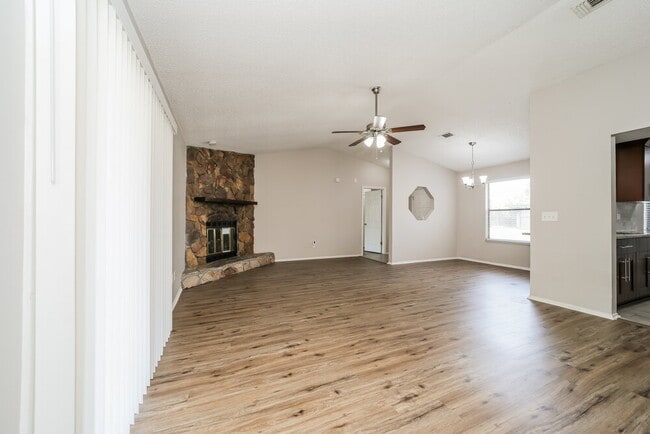Photo - 593 Benjamin Harrison St
