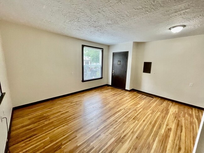 Photo - 1823-1825 SE Morrison St. Unit 4