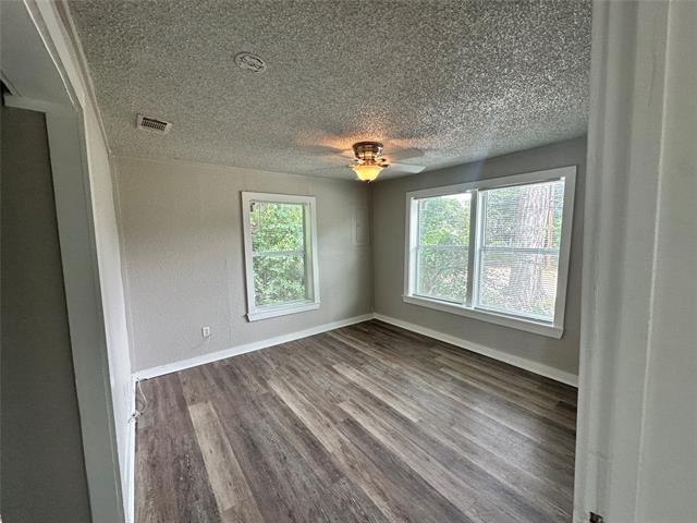 Photo - 4611 Bradshaw St