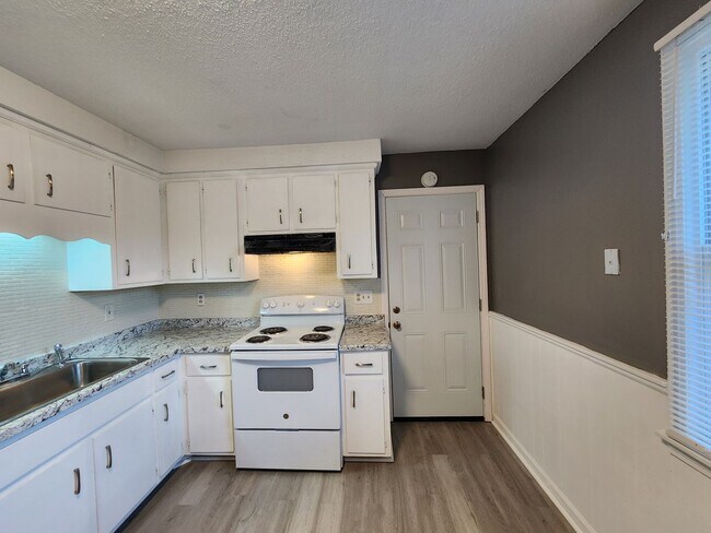 Photo - 108 Tandy Dr Unit B