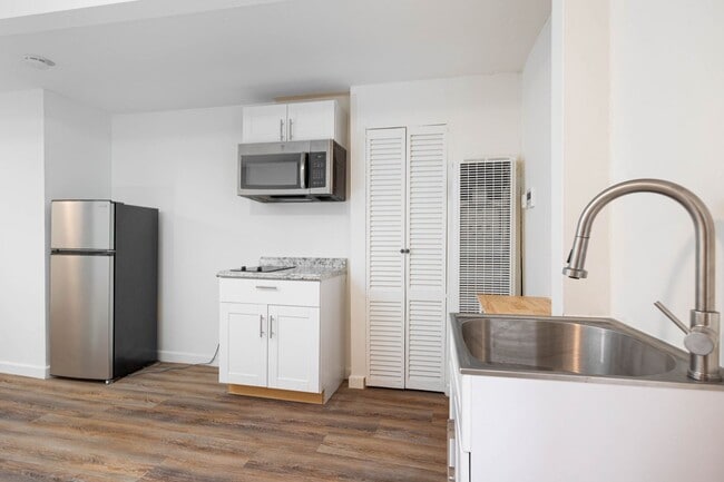 Photo - Beautiful renovated studio now available in San Diego!