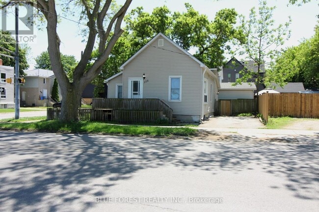 Photo - 175 Davis St