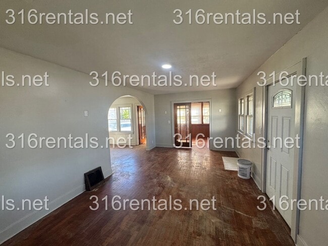 Photo - $949 - 3 Bed 1 Bath - Single Family Home