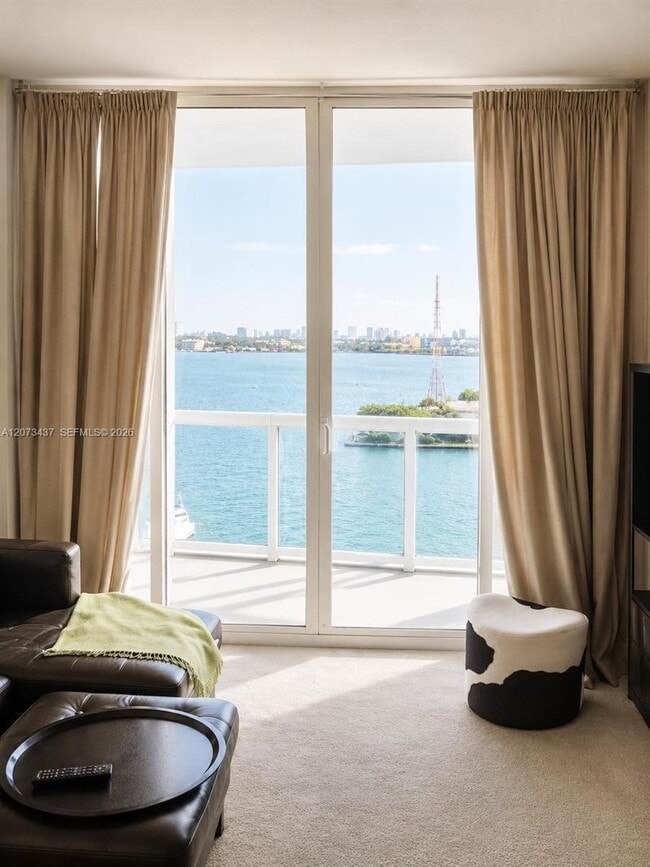 Building Photo - 7910 Harbor Island Dr Unit 904