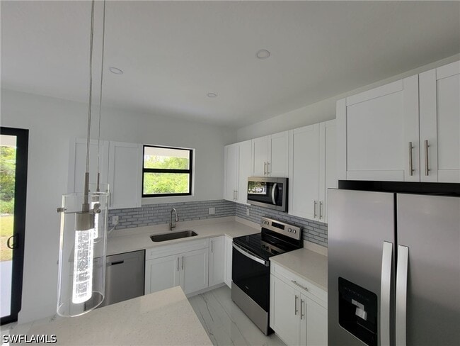 Photo - 886 Milwaukee Blvd