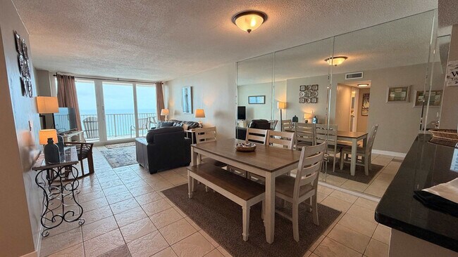 Photo - 7205 Thomas Dr Unidad SI FL17-ID1491597P