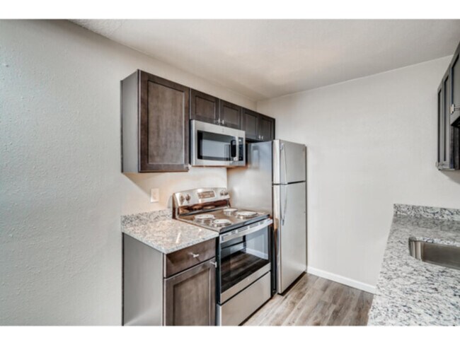 Photo - 3670 S Lowell Blvd Unidad 112