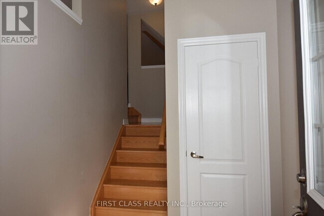 Photo - 327 Doak Ln